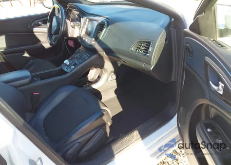 2015 Chrysler 200 S z USA, uszkodzony, nr VIN 1C3CCCDG9FN522901